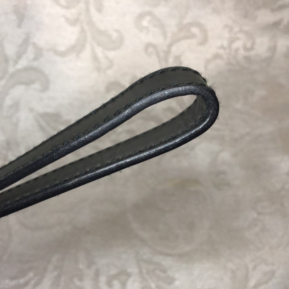 Gucci Guccissima GG  with retractable hand strap.  One owner.  Giftable - Picture 11 of 13